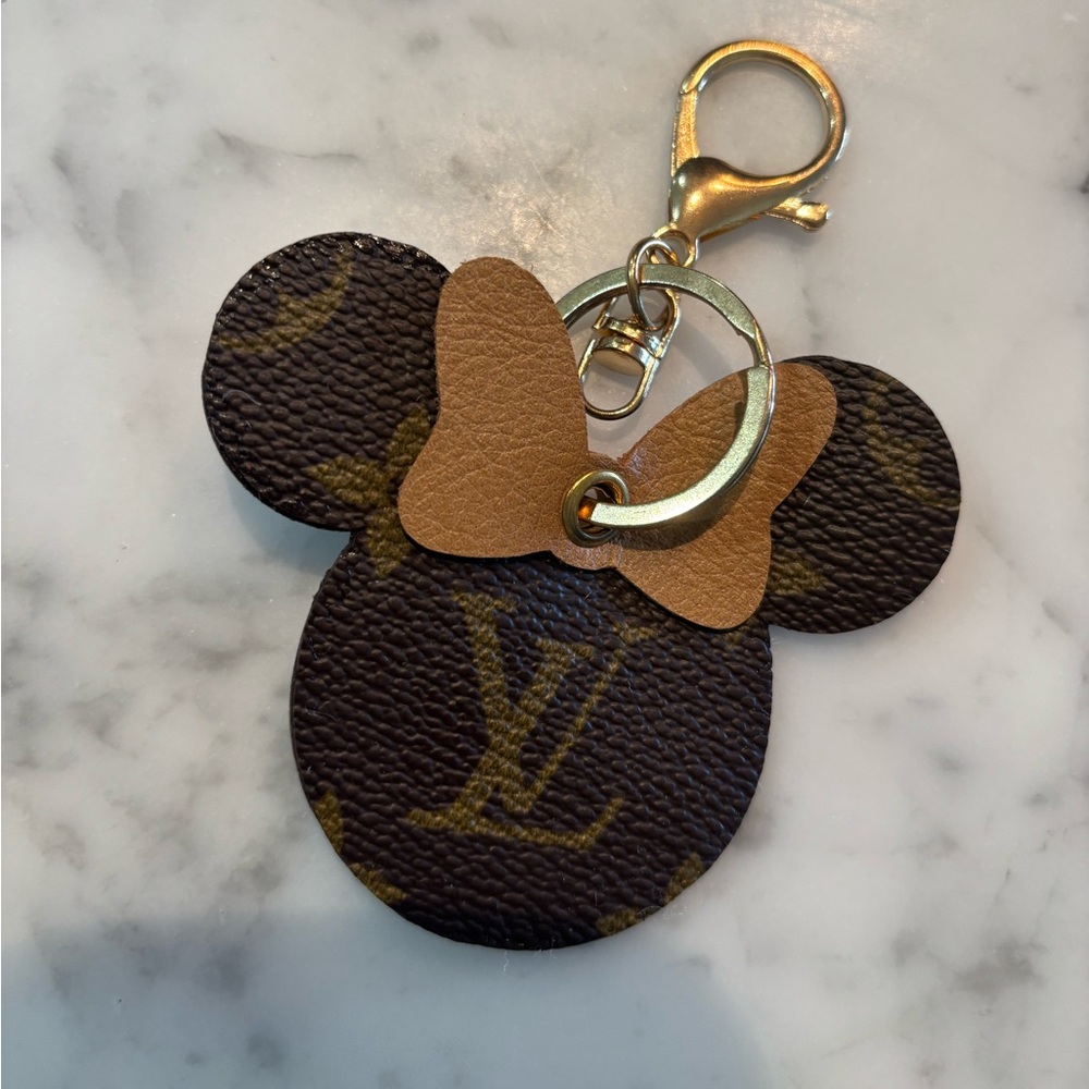 Louis Vuitton Brown and Gold Mouse Key Holder Minnie Mouse keychain